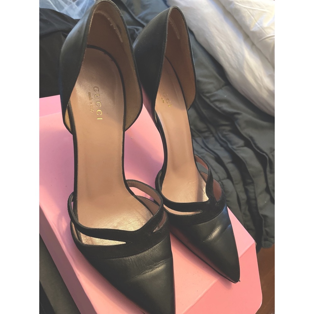Black authentic Gucci pumps in size 39! In great condition and super comfortable
